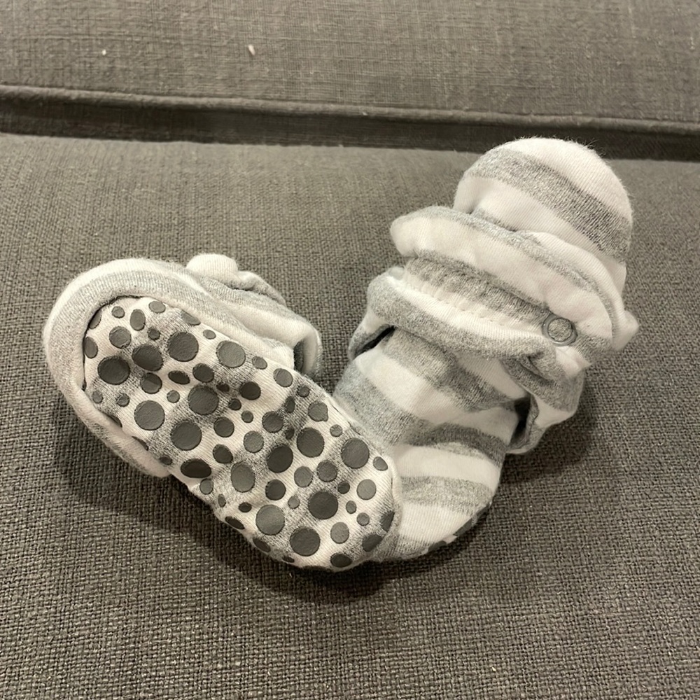Gray stripe zutano booties - 12mo